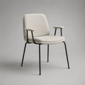 Sedia da pranzo imbottita con braccioli, schienale rettangolare, rivestimento beige e struttura in acciaio nero, 58 x 60 x 84 cm