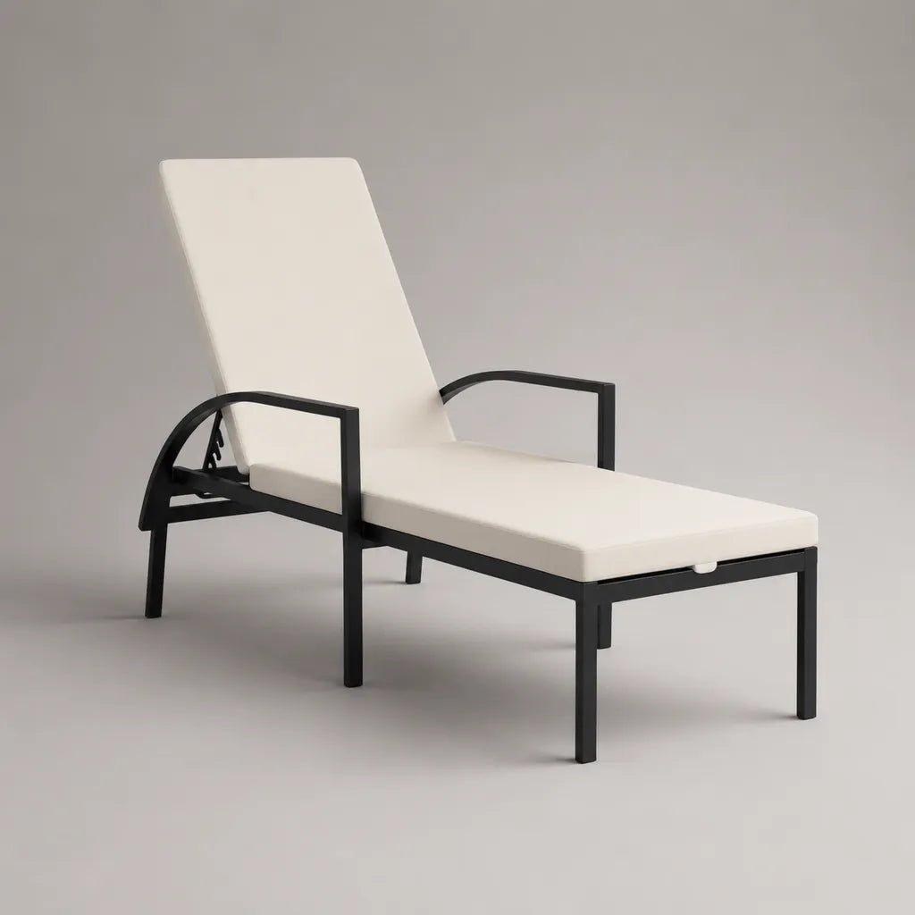 Lettino prendisole reclinabile da esterno in acciaio con cuscino bianco crema, 195 x 65 x 95 cm