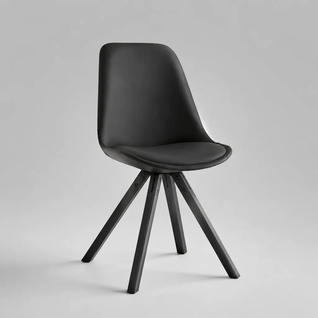 Sedia da pranzo nera imbottita in pelle sintetica PU con gambe in faggio massello, 48 × 55 × 84 cm